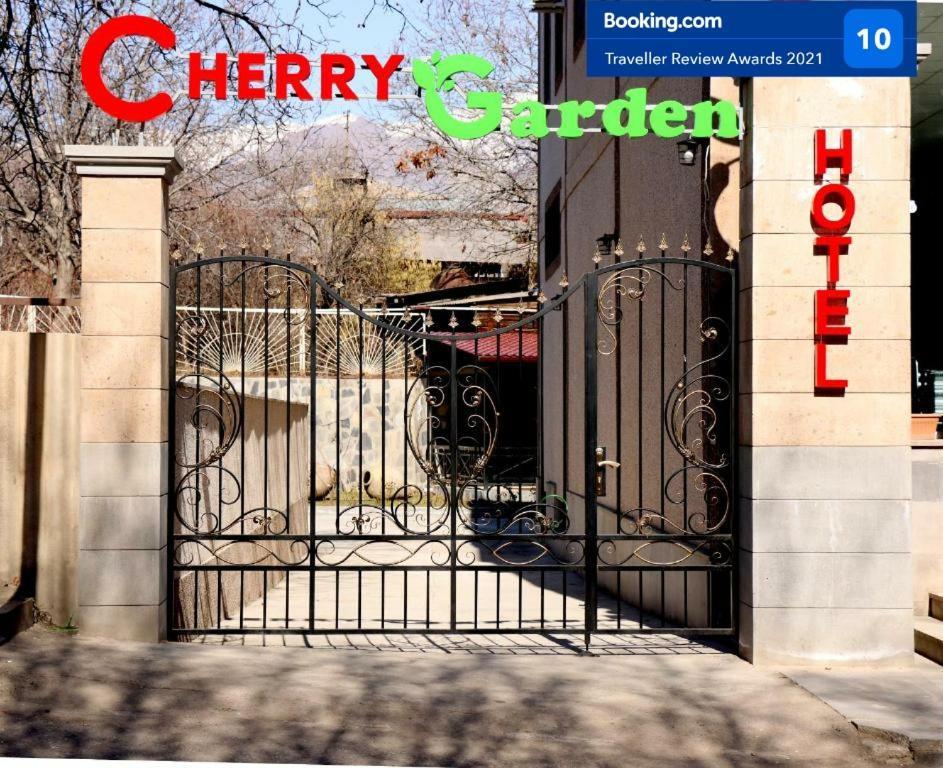 Cherry Garden Boutique Hotel Jechegnadzor Buitenkant foto