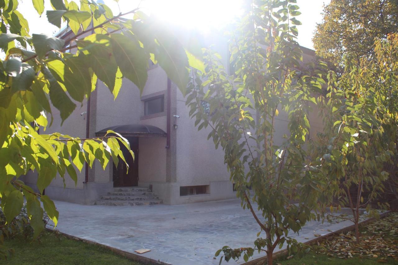 Cherry Garden Boutique Hotel Jechegnadzor Buitenkant foto